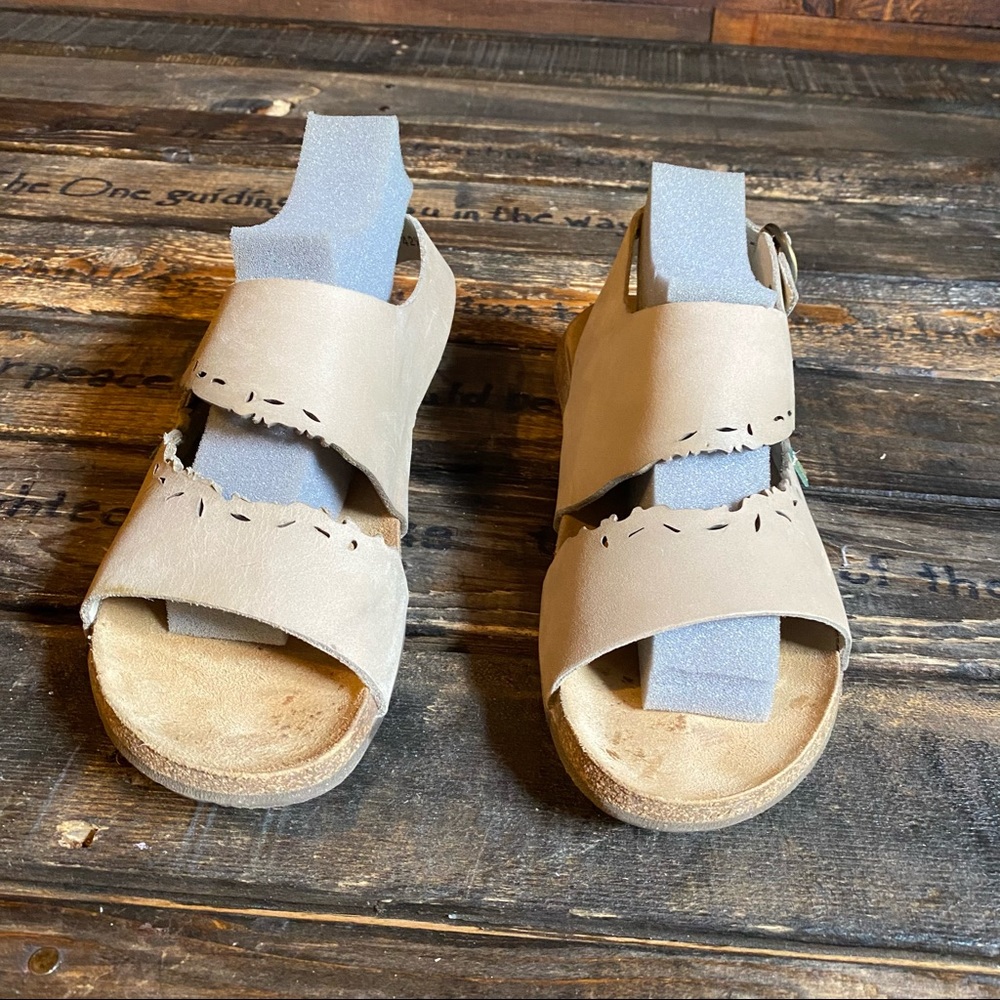 El Naturalista Sandals